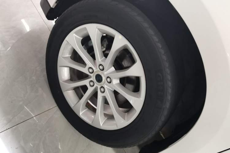 Used Haval H2 2018 Blue-Label 1.5T Dual-Clutch Two-Wheel-Drive Luxury Model Left Front Wheel Hub