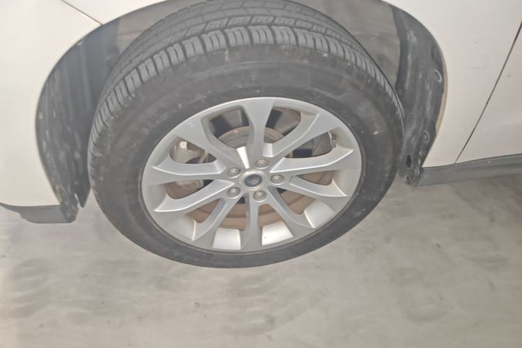 Used Haval H2 2018 Blue Label 1.5T Dual-Clutch Two-Wheel-Drive Elite Model Left Front Wheel Hub