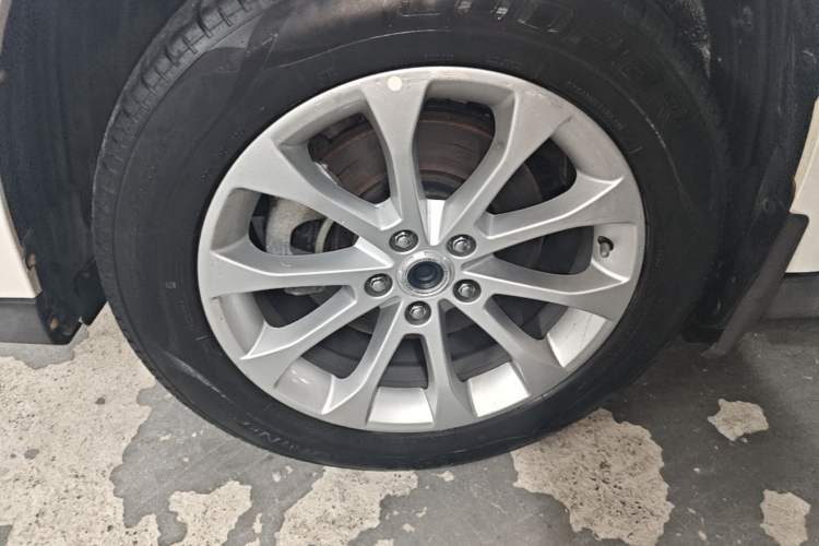 Used Haval H2 2018 Blue-Label 1.5T Dual-Clutch Two-Wheel-Drive Luxury Model Left Front Wheel Hub
