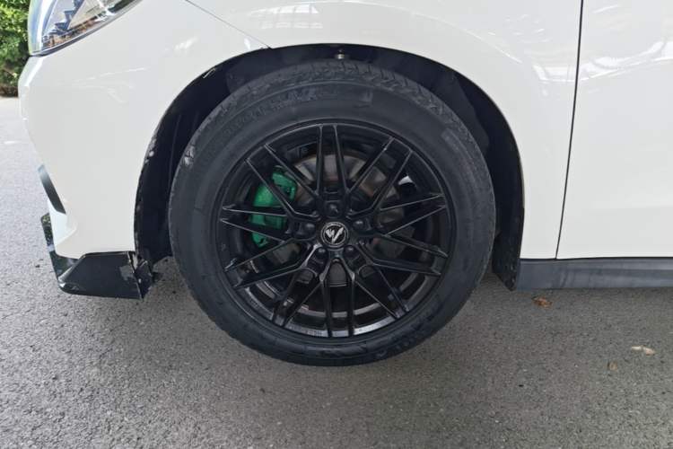 Used Haval H2 2018 Chuanxiang Edition 1.5T Manual Two-Wheel Drive Fashion Model China V Standard Left Front Wheel Hub