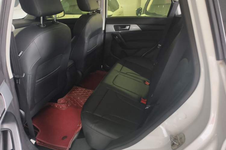 Used Haval H2 2018 Chuanxiang Edition Blue Badge 1.5T Dual-Clutch Two-Wheel Drive ZhiShang Model Left Rear Seat