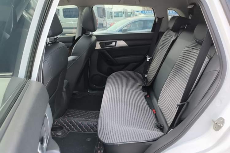 Used Haval H2 2018 1.5T Dual-Clutch Two-Wheel Drive Fashion Model China VI Standard Left Rear Seat