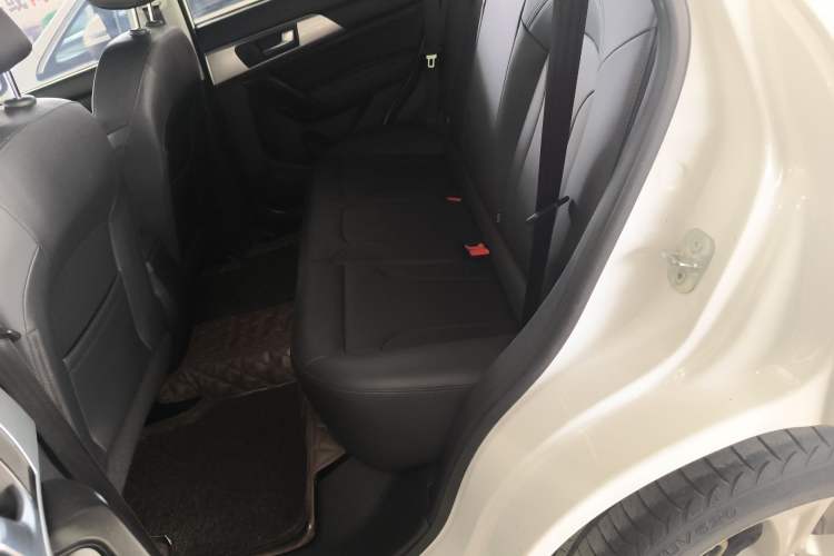 Used Haval H2 2018 Chuanxiang Edition Blue Badge 1.5T Dual-Clutch Two-Wheel Drive Fashionable Model Left Rear Seat