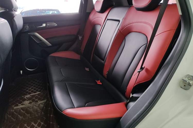 Used Haval H2 2018 Blue-Label 1.5T Dual-Clutch Two-Wheel-Drive Luxury Model Left Rear Seat