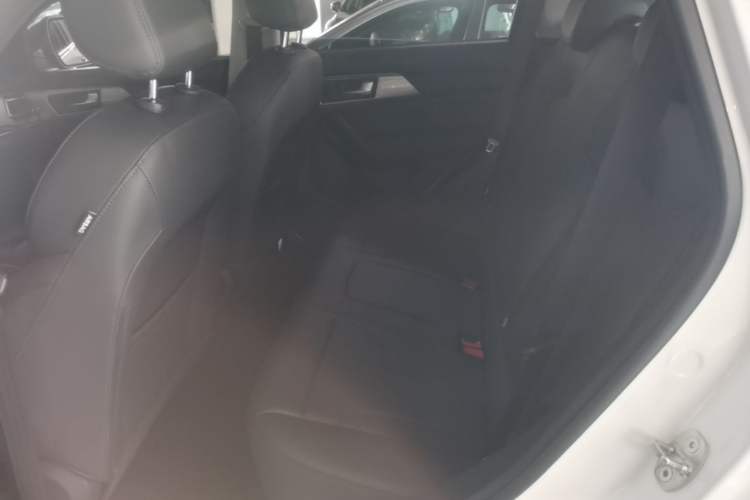 Used Haval H2 2018 1.5T Dual-Clutch Two-Wheel Drive Fashion Model China VI Standard Left Rear Seat