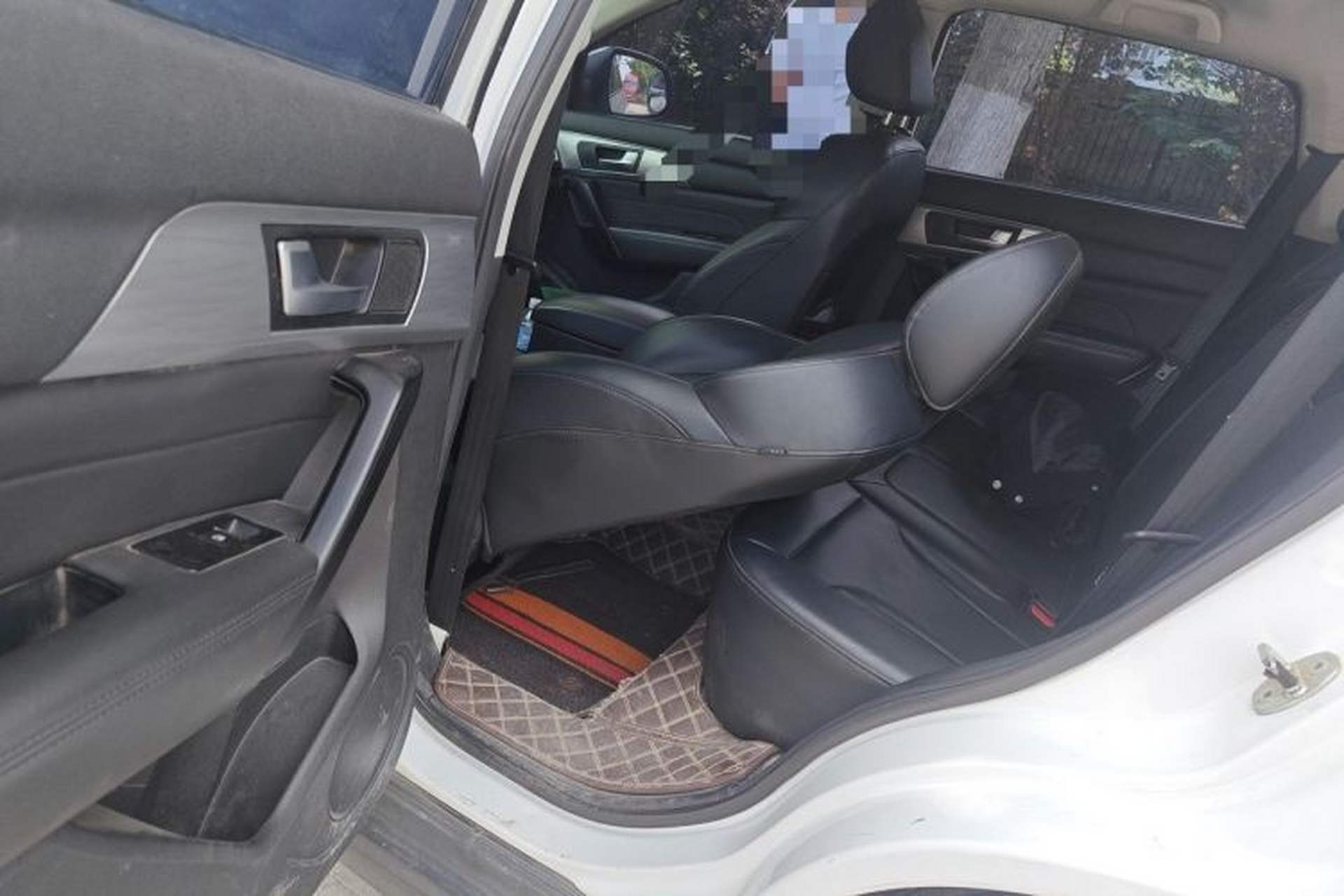 Used Haval H2 2018 1.5T Dual-Clutch Two-Wheel Drive Fashion Model China VI Standard Left Rear Seat