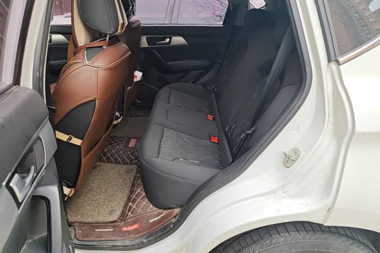 Used Haval H2 2018 Chuanxiang Edition Red Badge 1.5T Dual-Clutch Two-Wheel Drive Fashionable Model Left Rear Seat