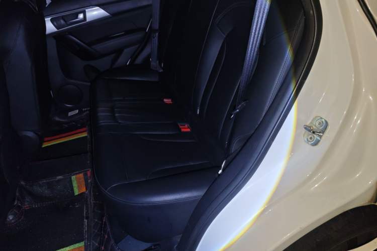 Used Haval H2 2018 Chuanxiang Edition Blue Badge 1.5T Dual-Clutch Two-Wheel Drive ZhiShang Model Left Rear Seat