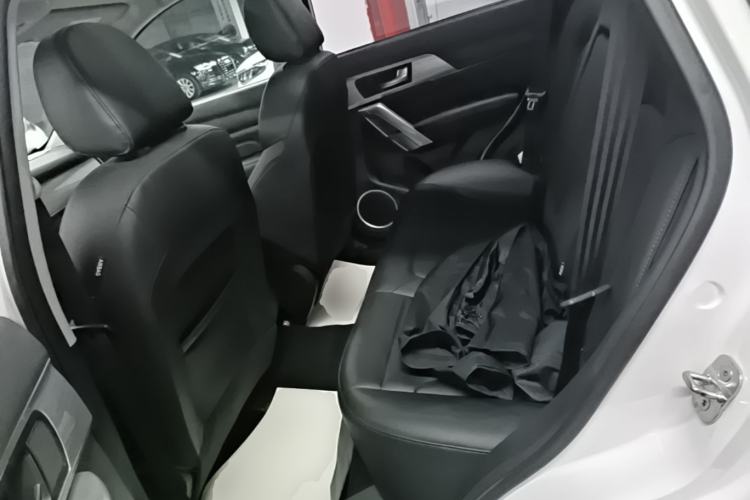 Used Haval H2 2018 Red-Label 1.5T Manual Two-Wheel Drive Luxury Model Left Rear Seat
