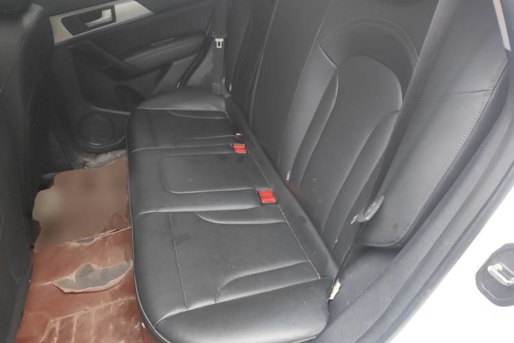 Used Haval H2 2018 Chuanxiang Edition Red Badge 1.5T Manual Two-Wheel Drive Fashionable Model Left Rear Seat