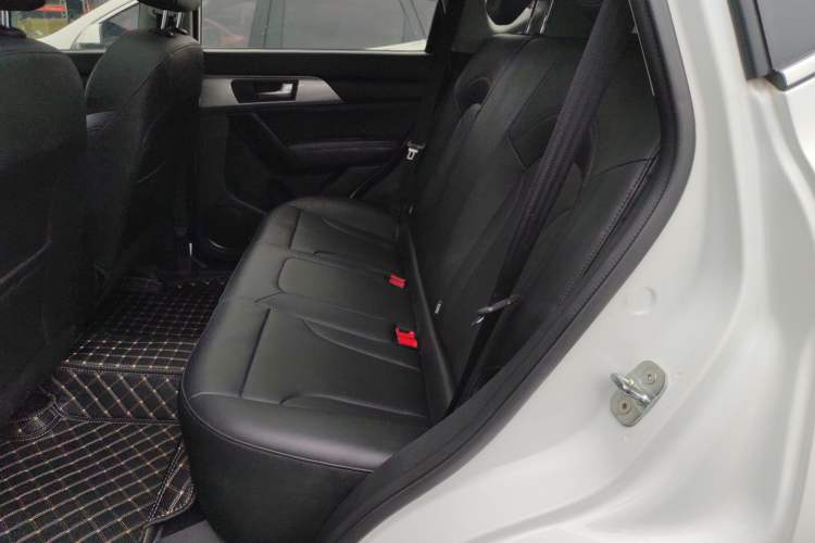 Used Haval H2 2018 Chuanxiang Edition Blue Badge 1.5T Dual-Clutch Two-Wheel Drive Fashionable Model Left Rear Seat