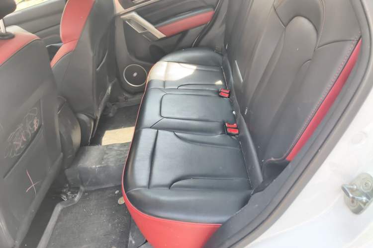 Used Haval H2 2018 Red-Label 1.5T Dual-Clutch Two-Wheel-Drive Luxury Model Left Rear Seat