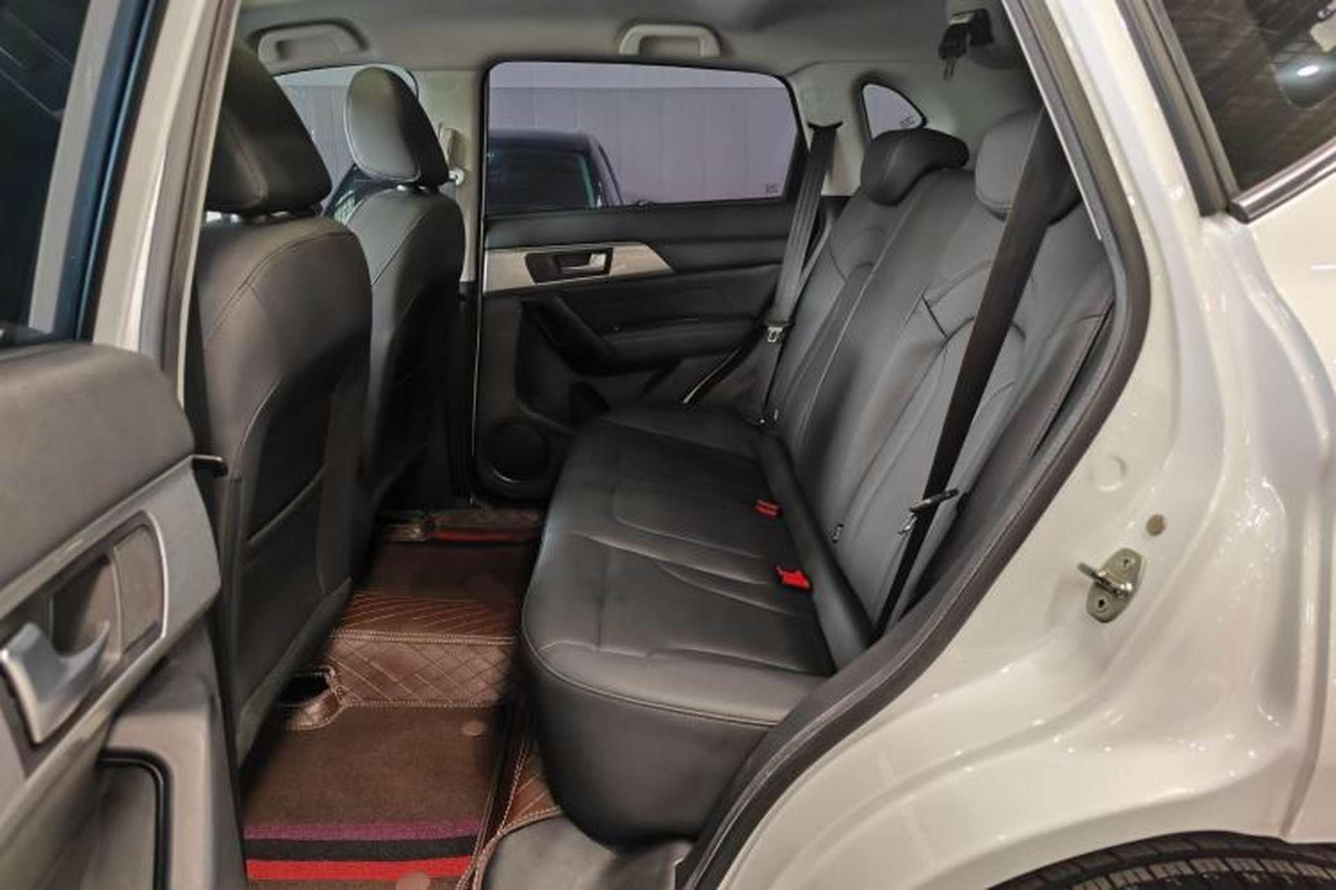 Used Haval H2 2018 1.5T Dual-Clutch Two-Wheel Drive Fashion Model China VI Standard Left Rear Seat