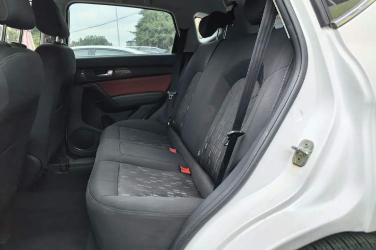 Used Haval H2 2018 Chuanxiang Edition Blue Badge 1.5T Dual-Clutch Two-Wheel Drive Fashionable Model Left Rear Seat