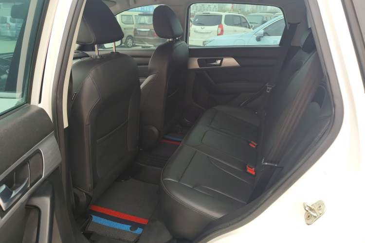 Used Haval H2 2018 Chuanxiang Edition Red Badge 1.5T Dual-Clutch Two-Wheel Drive Fashionable Model Left Rear Seat