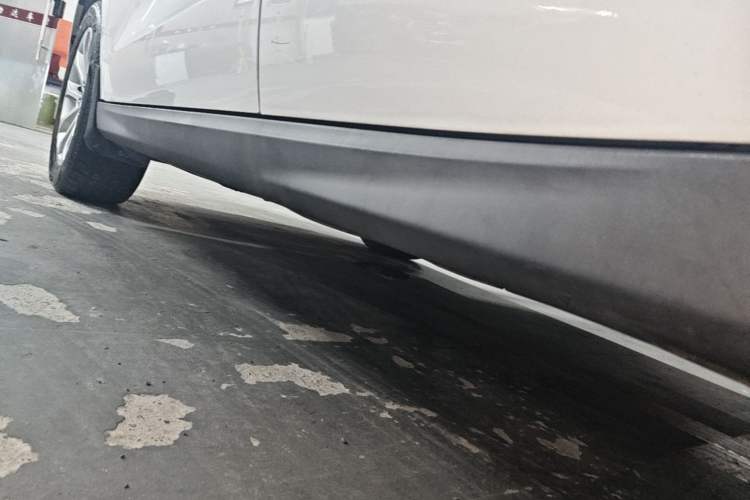 Used Haval H2 2018 Blue-Label 1.5T Dual-Clutch Two-Wheel-Drive Luxury Model Left Side Sill