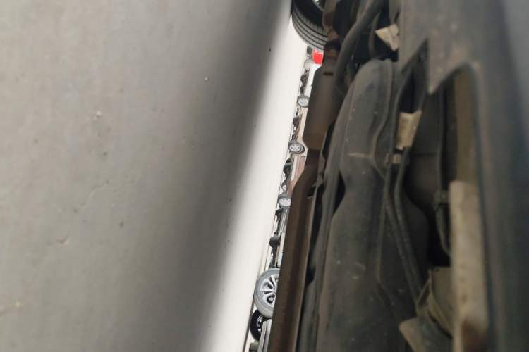 Used Haval H2 2018 Chuanxiang Edition Red Badge 1.5T Dual-Clutch Two-Wheel Drive Fashionable Model Left Side Sill