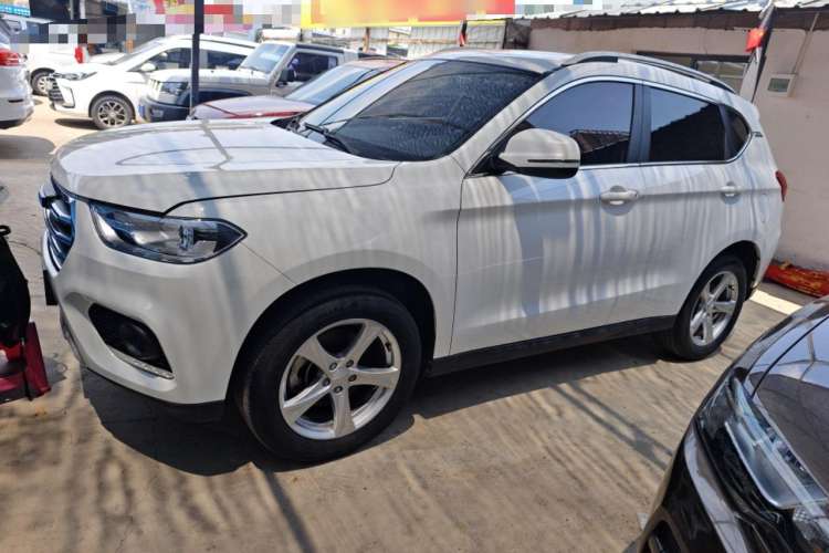 Used Haval H2 2018 1.5T Manual Two-Wheel Drive Luxury Model China VI Standard Left Side