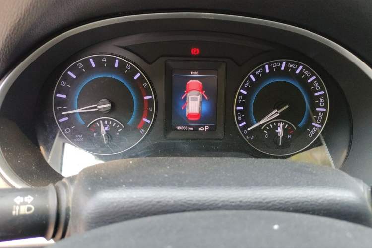 Used Haval H2 2018 Chuanxiang Edition Blue Badge 1.5T Dual-Clutch Two-Wheel Drive Fashionable Model Odometer Close Up