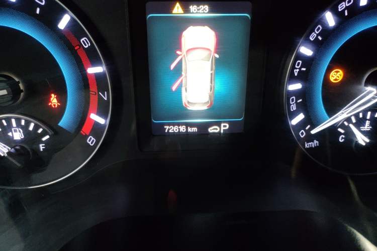 Used Haval H2 2018 Red-Label 1.5T Dual-Clutch Two-Wheel-Drive Luxury Model Odometer Close Up