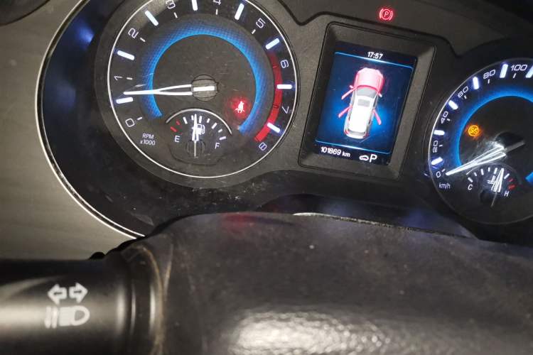 Used Haval H2 2018 Red-Label 1.5T Dual-Clutch Two-Wheel-Drive Luxury Model Odometer Close Up