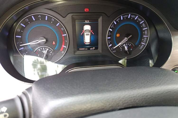 Used Haval H2 2018 Red-Label 1.5T Dual-Clutch Two-Wheel-Drive Luxury Model Odometer Close Up