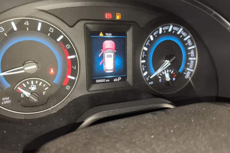 Used Haval H2 2018 Blue-Label 1.5T Dual-Clutch Two-Wheel-Drive Luxury Model Odometer Close Up