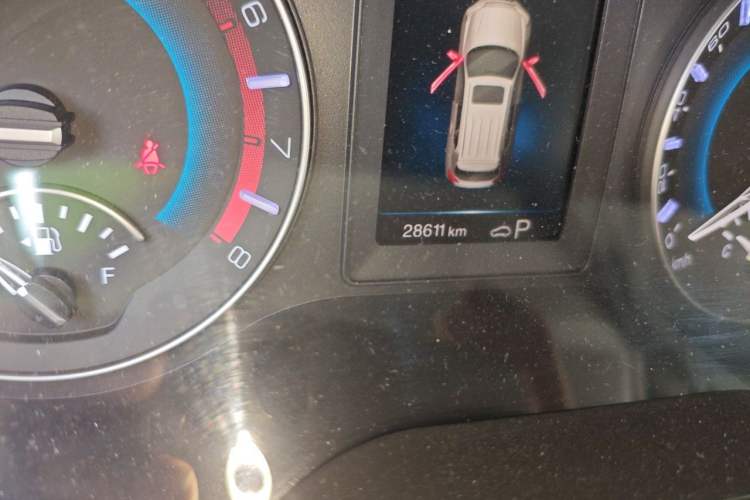 Used Haval H2 2018 Chuanxiang Edition 1.5T Dual-Clutch Two-Wheel Drive ZhiShang Model China V Standard Odometer Close Up