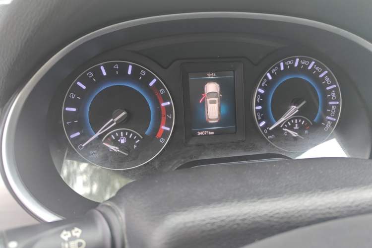 Used Haval H2 2018 1.5T Dual-Clutch Two-Wheel Drive Fashion Model China VI Standard Odometer Close Up