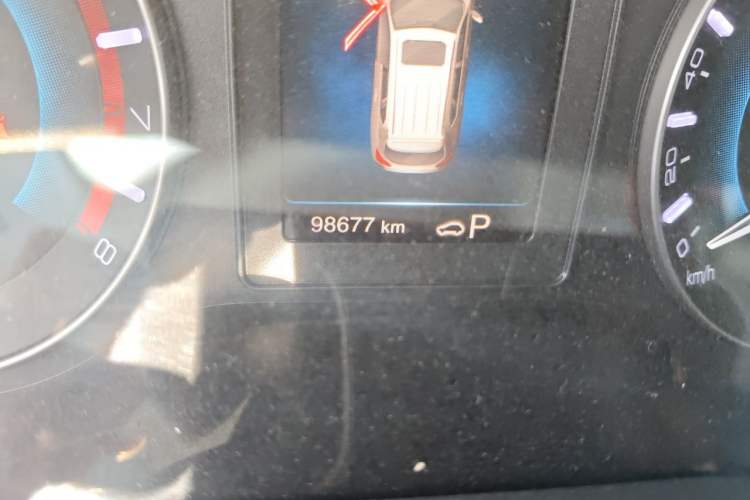 Used Haval H2 2018 Blue-Label 1.5T Dual-Clutch Two-Wheel-Drive Luxury Model Odometer Close Up