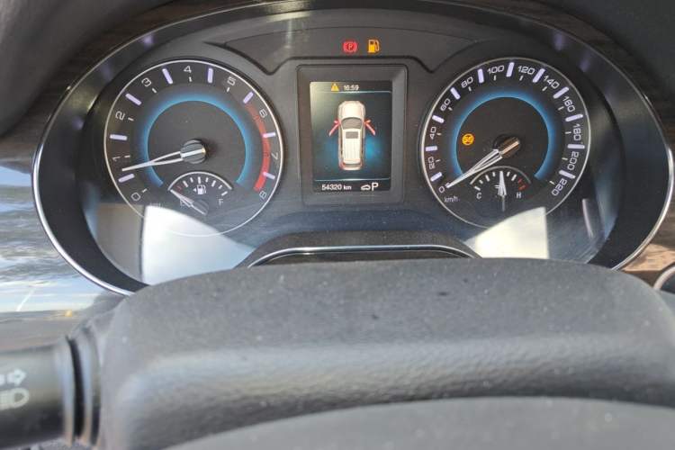 Used Haval H2 2018 Red-Label 1.5T Dual-Clutch Two-Wheel-Drive Luxury Model Odometer Close Up