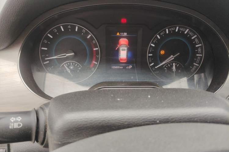 Used Haval H2 2018 Red-Label 1.5T Dual-Clutch Two-Wheel-Drive Elite Model Odometer Close Up