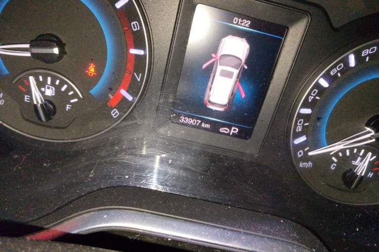 Used Haval H2 2018 1.5T Dual-Clutch Two-Wheel Drive Fashion Model China VI Standard Odometer Close Up
