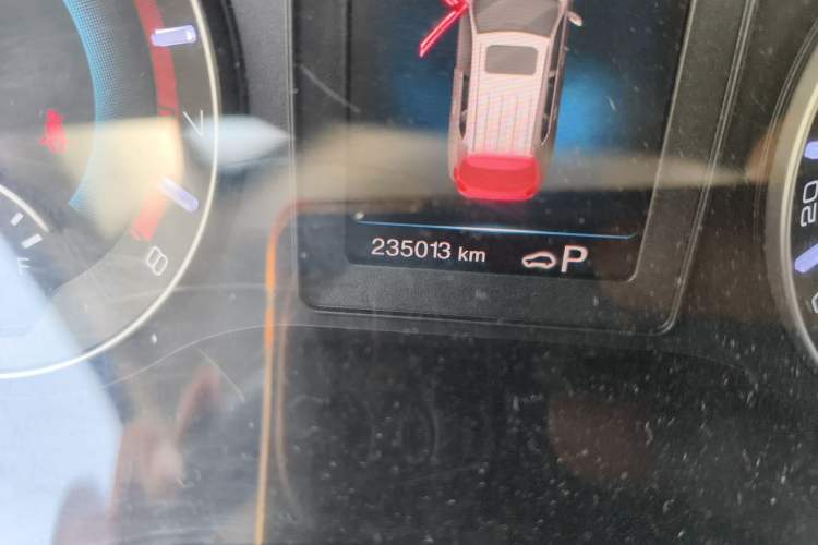 Used Haval H2 2018 Red-Label 1.5T Dual-Clutch Two-Wheel-Drive Luxury Model Odometer Close Up