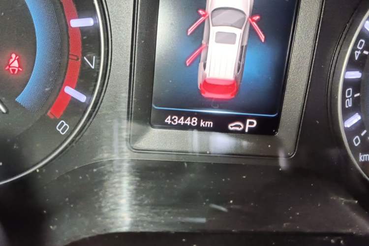 Used Haval H2 2018 1.5T Dual-Clutch Two-Wheel Drive ZhiShang Model China VI Standard Odometer Close Up
