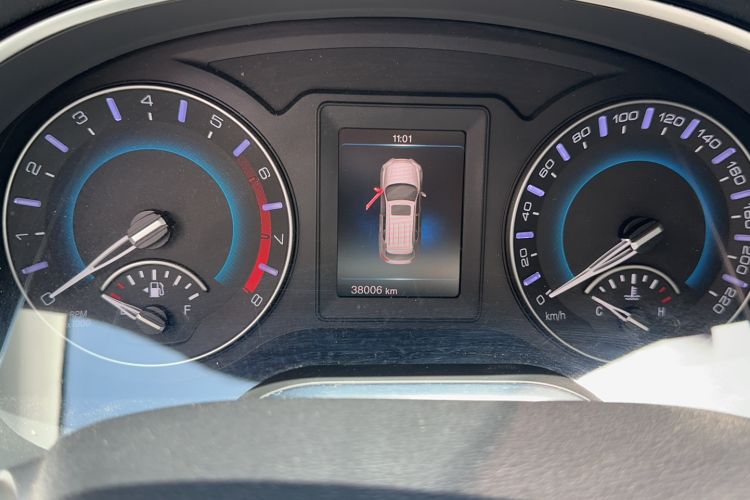 Used Haval H2 2018 Chuanxiang Edition Blue Badge 1.5T Dual-Clutch Two-Wheel Drive ZhiShang Model Odometer Close Up