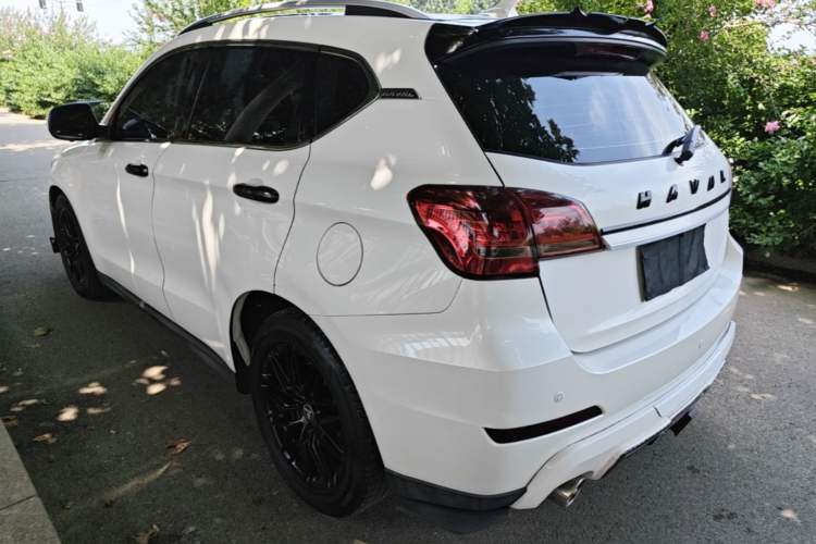 Used Haval H2 2018 Chuanxiang Edition 1.5T Manual Two-Wheel Drive Fashion Model China V Standard Rear Left 45 Deg