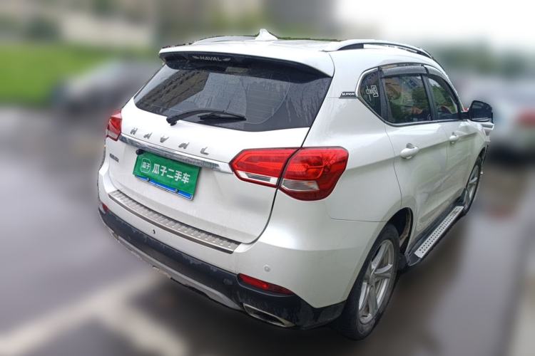 Used Haval H2 2018 Chuanxiang Edition 1.5T Manual Two-Wheel Drive Fashion Model China V Standard Rear Right 45 Deg