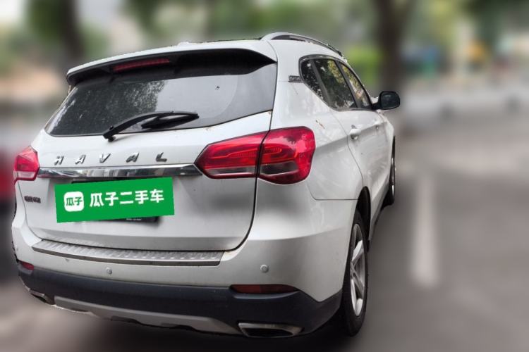 Used Haval H2 2018 Chuanxiang Edition 1.5T Manual Two-Wheel Drive Fashion Model China V Standard Rear Right 45 Deg
