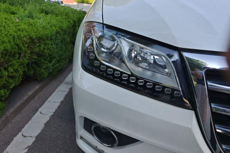 Used Haval H2 2018 1.5T Manual Two-Wheel Drive Luxury Model China VI Standard Right Front Headlight