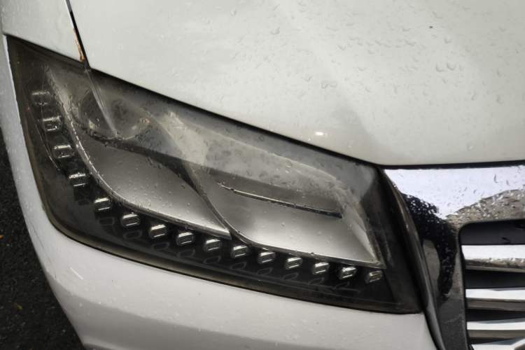 Used Haval H2 2018 Red-Label 1.5T Manual Two-Wheel Drive Elite Model Right Front Headlight