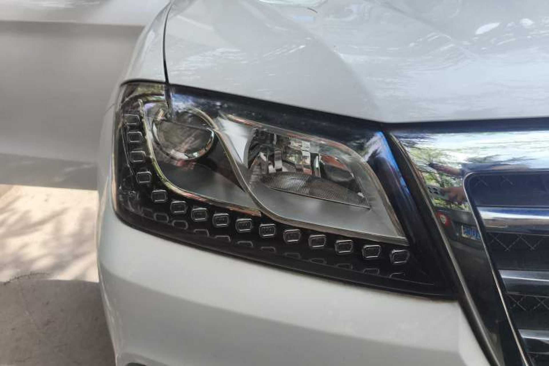 Used Haval H2 2018 Red-Label 1.5T Dual-Clutch Two-Wheel-Drive Luxury Model Right Front Headlight