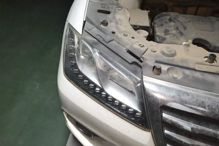 Used Haval H2 2018 Red-Label 1.5T Dual-Clutch Two-Wheel-Drive Luxury Model Right Front Headlight