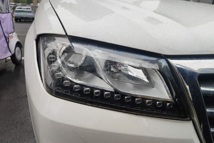 Used Haval H2 2018 Chuanxiang Edition Red Badge 1.5T Manual Two-Wheel Drive Fashionable Model Right Front Headlight