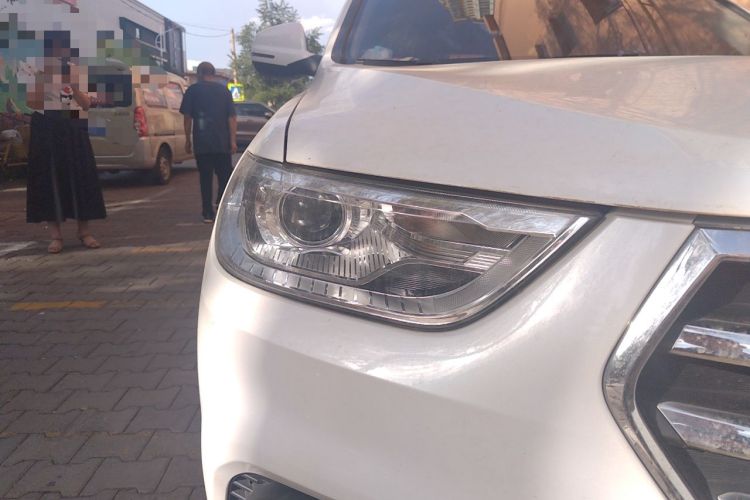 Used Haval H2 2018 Blue Label 1.5T Dual-Clutch Two-Wheel-Drive Elite Model Right Front Headlight