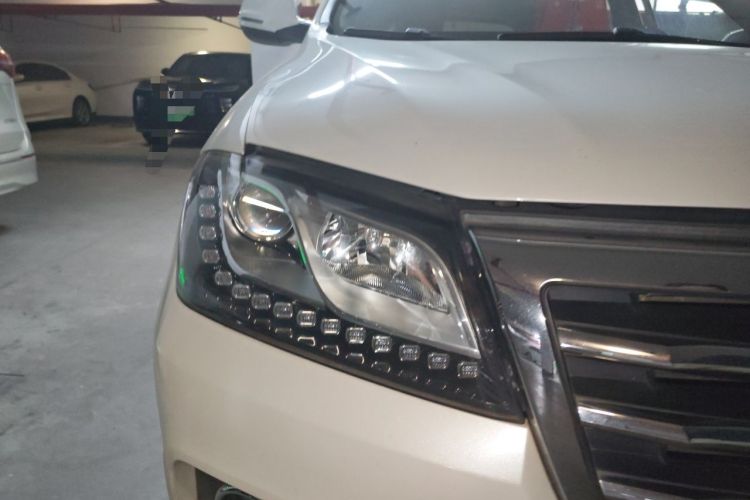 Used Haval H2 2018 Chuanxiang Edition Red Badge 1.5T Manual Two-Wheel Drive Fashionable Model Right Front Headlight