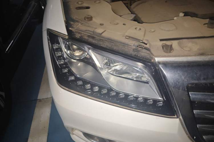 Used Haval H2 2018 Red-Label 1.5T Manual Two-Wheel Drive Elite Model Right Front Headlight