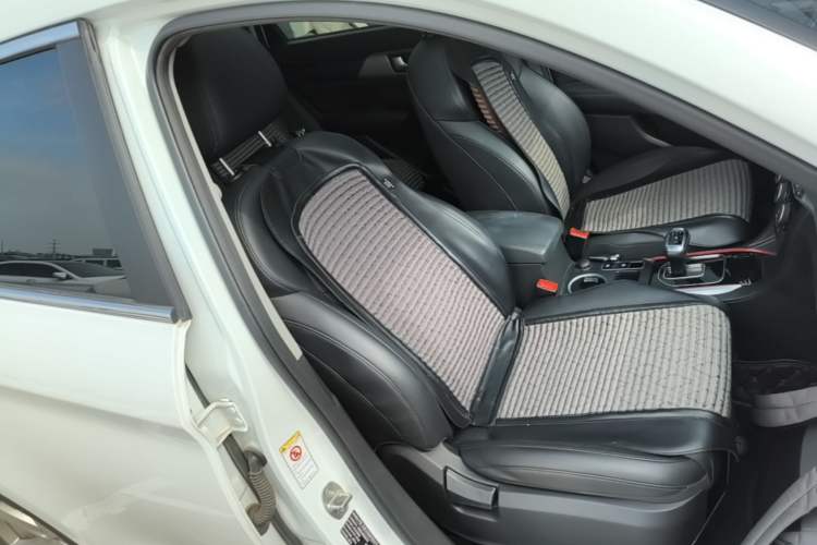Used Haval H2 2018 1.5T Dual-Clutch Two-Wheel Drive Fashion Model China VI Standard Right Front Seat