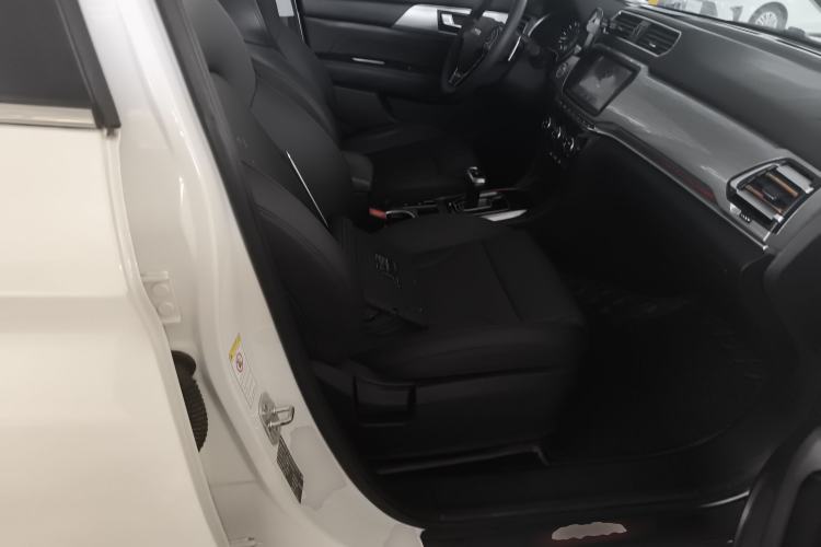 Used Haval H2 2018 Chuanxiang Edition Blue Badge 1.5T Dual-Clutch Two-Wheel Drive Fashionable Model Right Front Seat