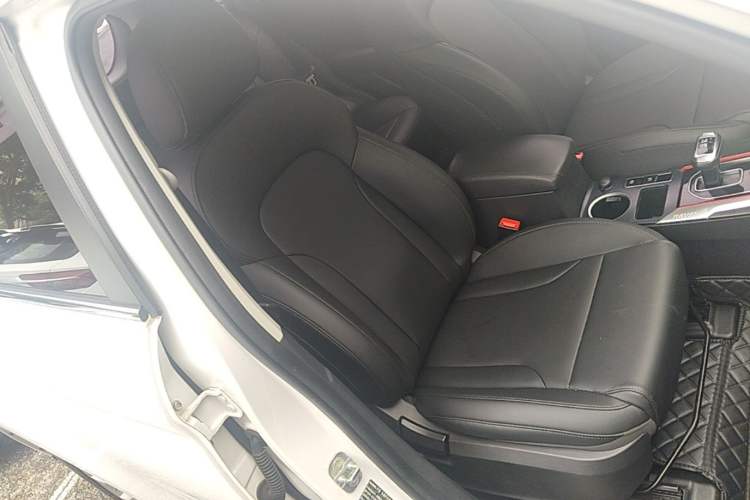 Used Haval H2 2018 Blue-Label 1.5T Dual-Clutch Two-Wheel-Drive Luxury Model Right Front Seat